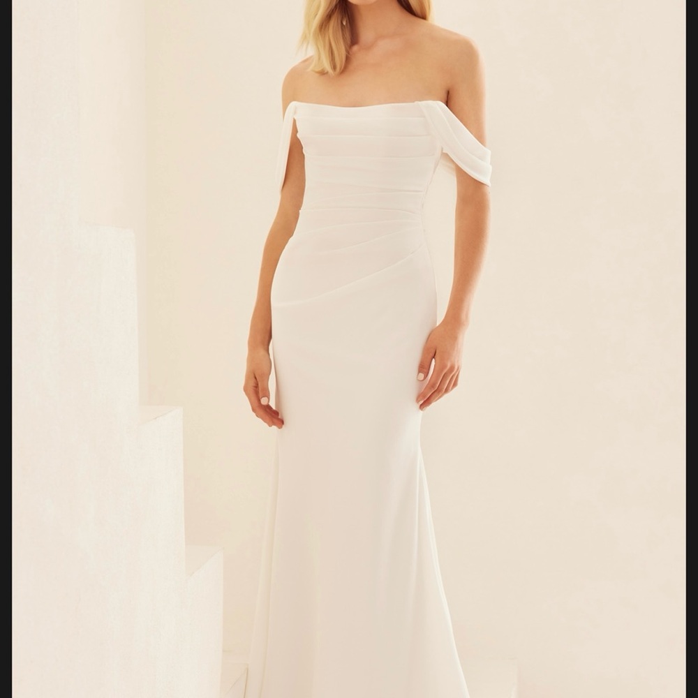 Mikaella wedding dress. Style M2435